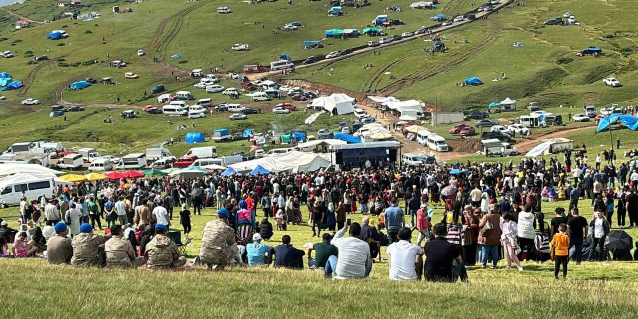 203. Sis Dağı Şenliği İçin Binlerce Kişi Bir Araya Geldi