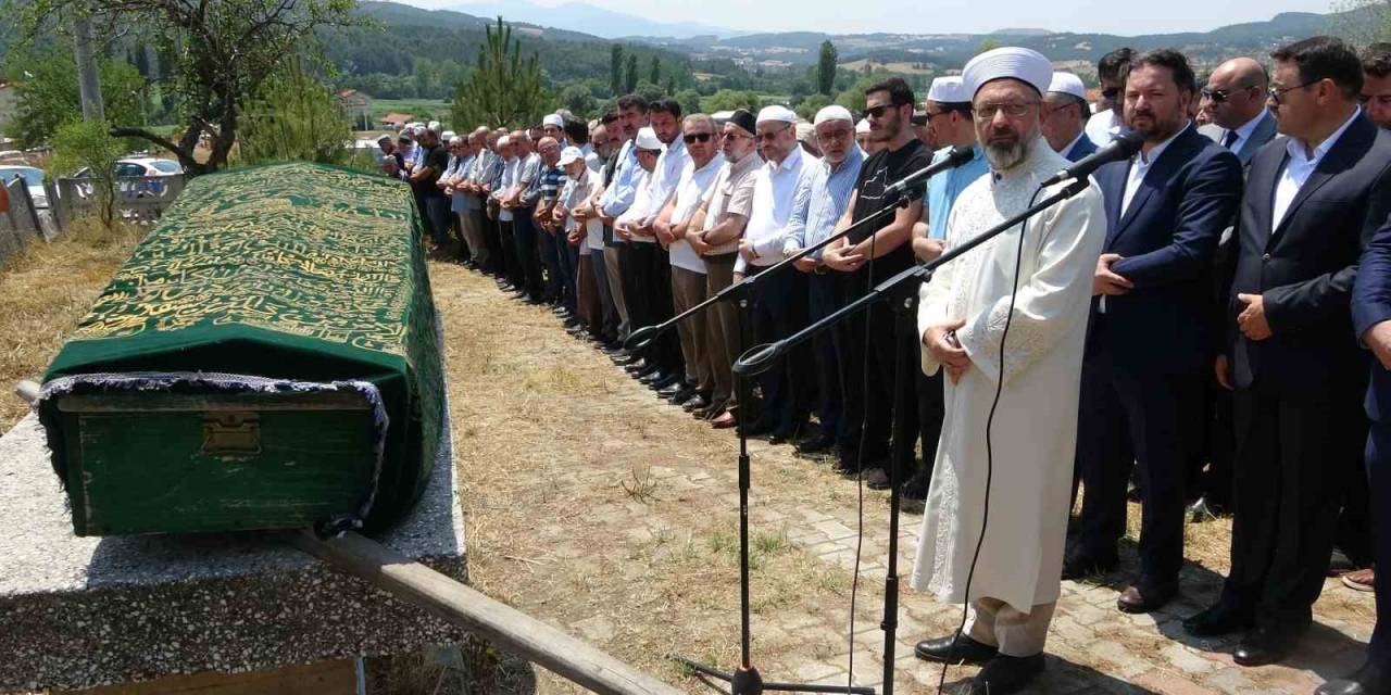 Diyanet İşleri Başkanı Erbaş, Kütahya’da Müezzin-kayyım Halil İbrahim Güçlü’nün Cenazesine Katıldı