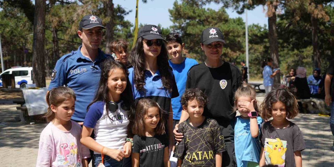 Arnavutköy’de Polis Ekipleri Orman Yangınlarıyla İlgili Vatandaşları Uyardı