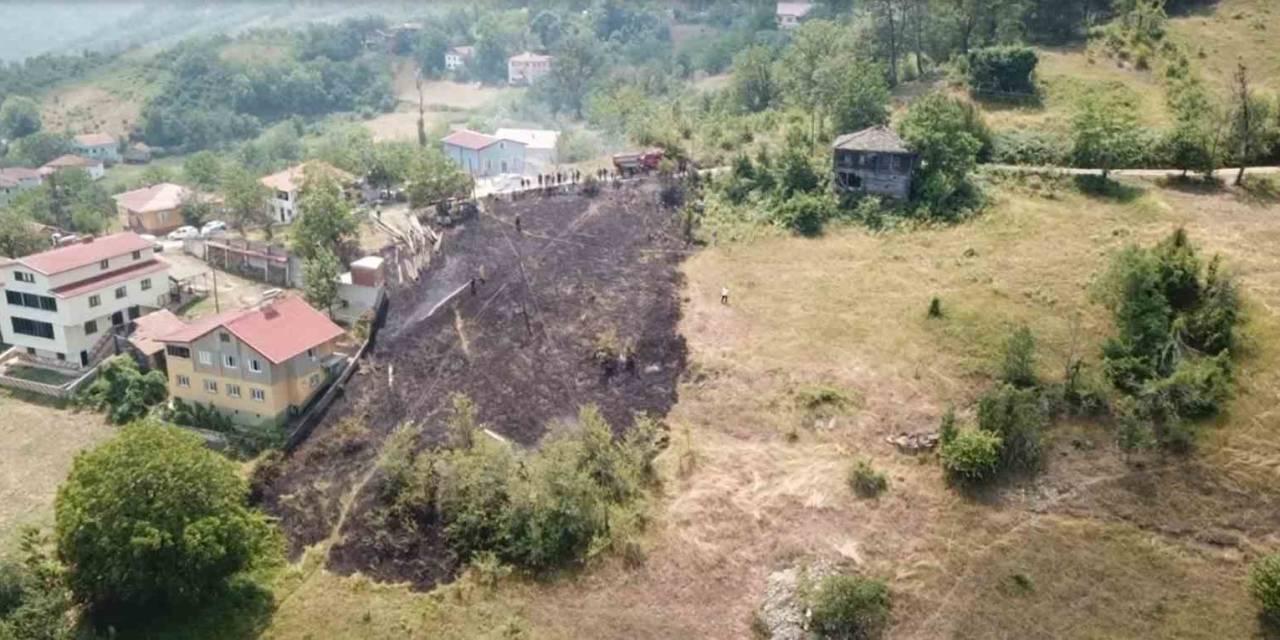 Kastamonu’da Tarlada Çıkan Anız Yangını, Evlere Sıçramadan Söndürüldü