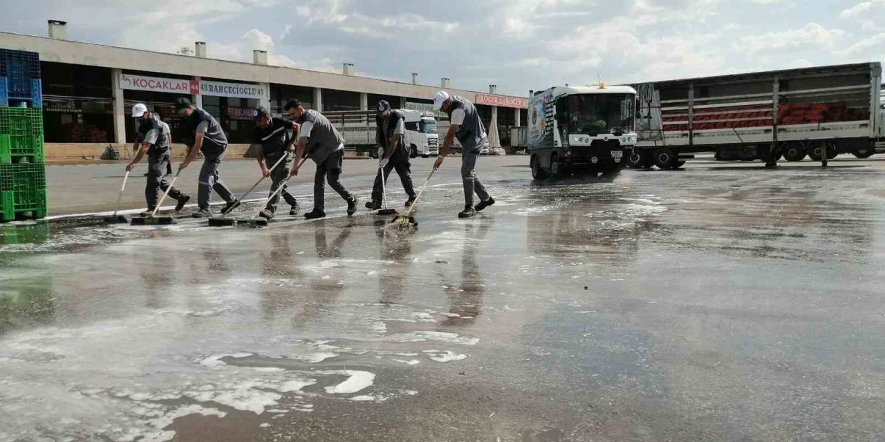 Büyükşehir Hal Kompleksi’nde Kapsamlı Temizlik Çalışması