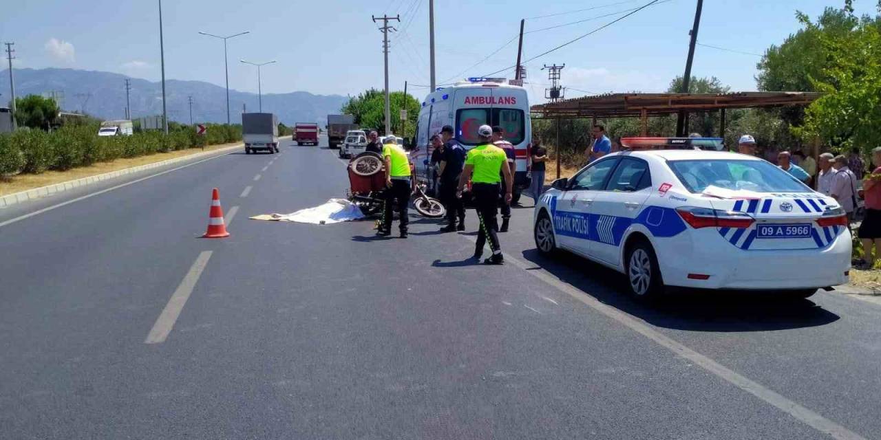 Kamyonla Çarpışan Motosikletin Sürücüsü Hayatını Kaybetti