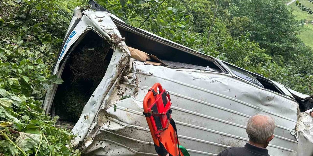 70 Metrelik Uçurumdan Yuvarlandılar: 2 Yaralı