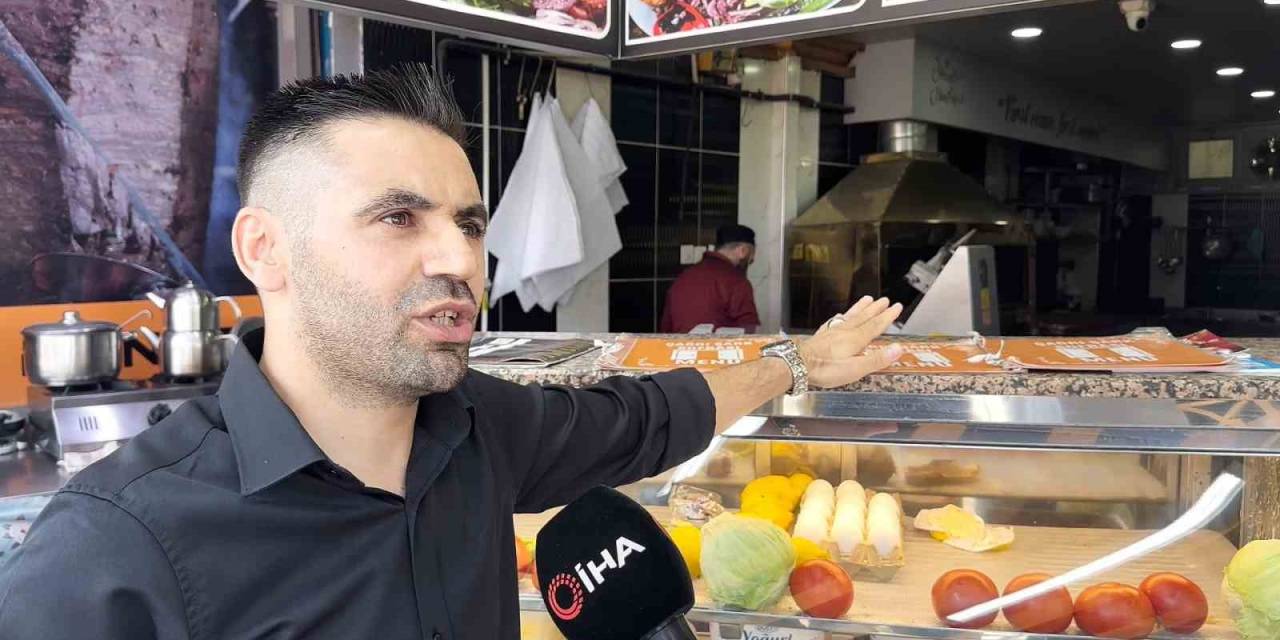 Arnavuktöy’de Esnaftan Dürüstlük Örneği, Günlerdir Fazla Ödeme Yapan Müşterisini Arıyor