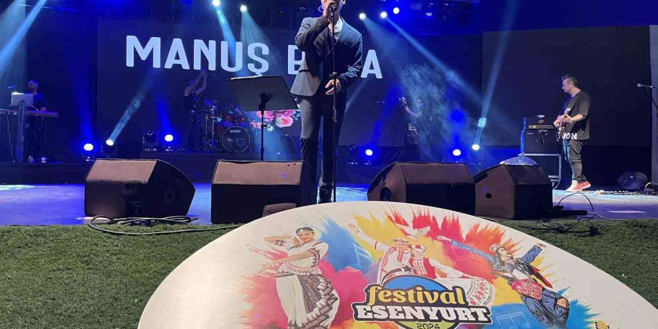 Esenyurtlular Manuş Baba Konseriyle Doyasıya Eğlendi