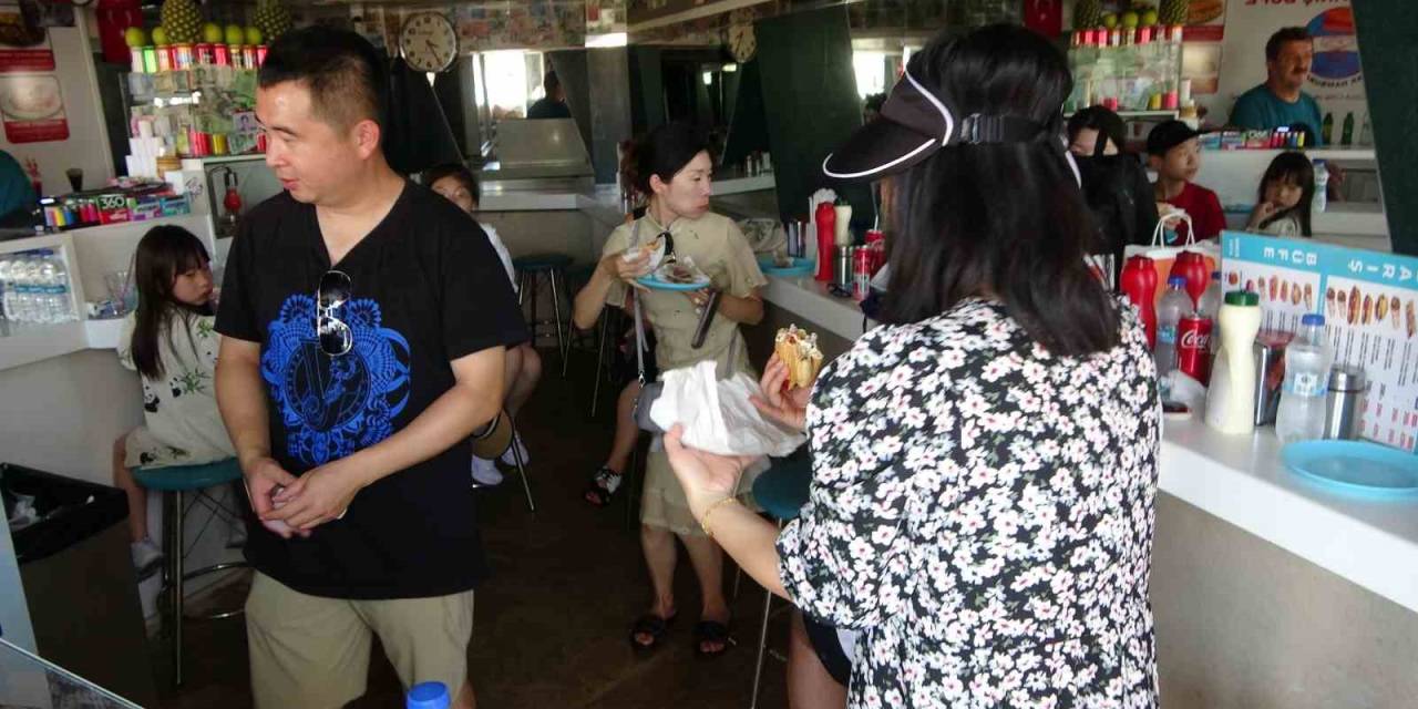 Taksim’de Esnaf Elektrik Kesintisi Yüzünden Bedaş’a Tepki Gösterdi