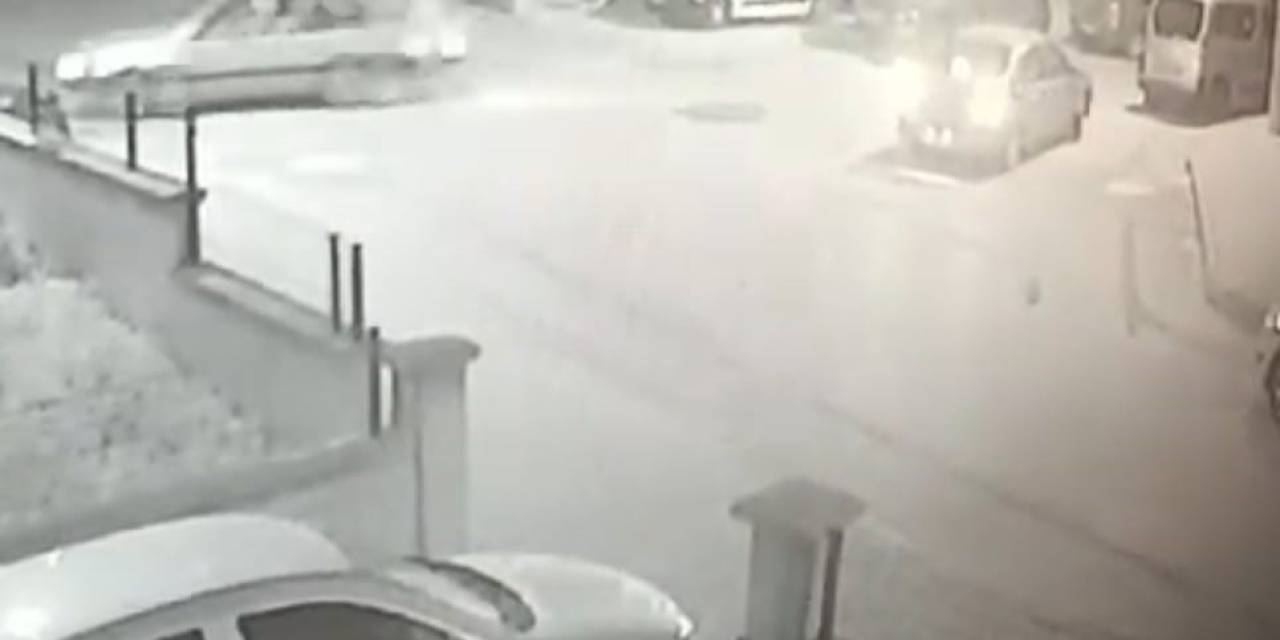 Kaza Yapmamak İçin Manevra Yapan Bisikletli Çocuk Park Halindeki Otomobile Çarptı