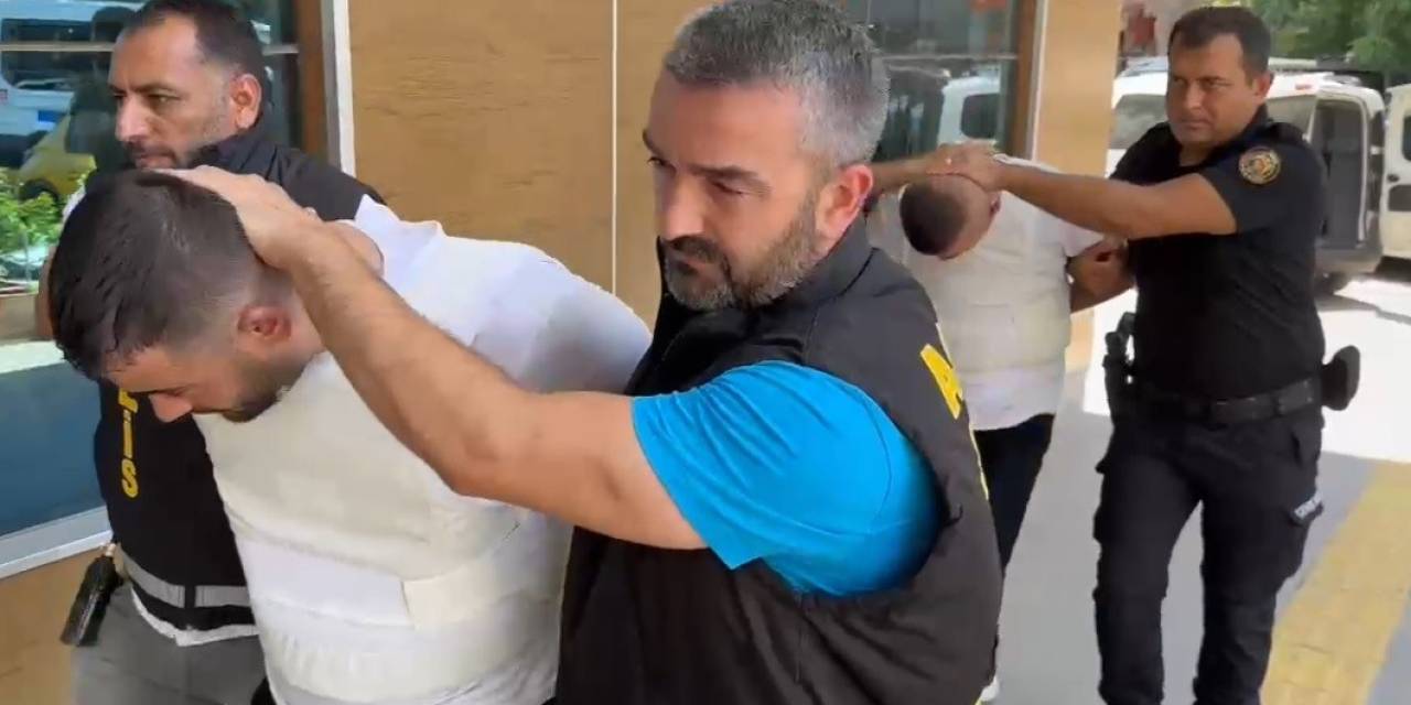 İzmir’deki Kan Davası Cinayetinde 2 Zanlı Tutuklandı
