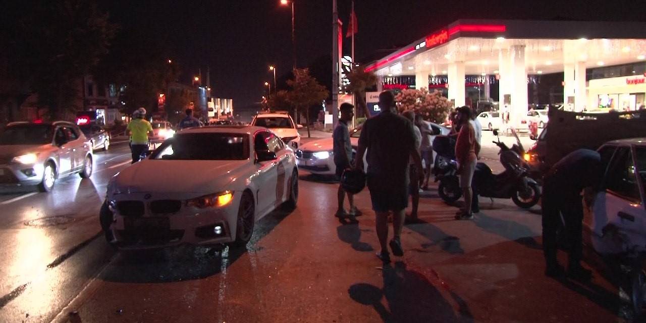 Üsküdar’da İki Otomobil Çarpıştı: 1 Yaralı