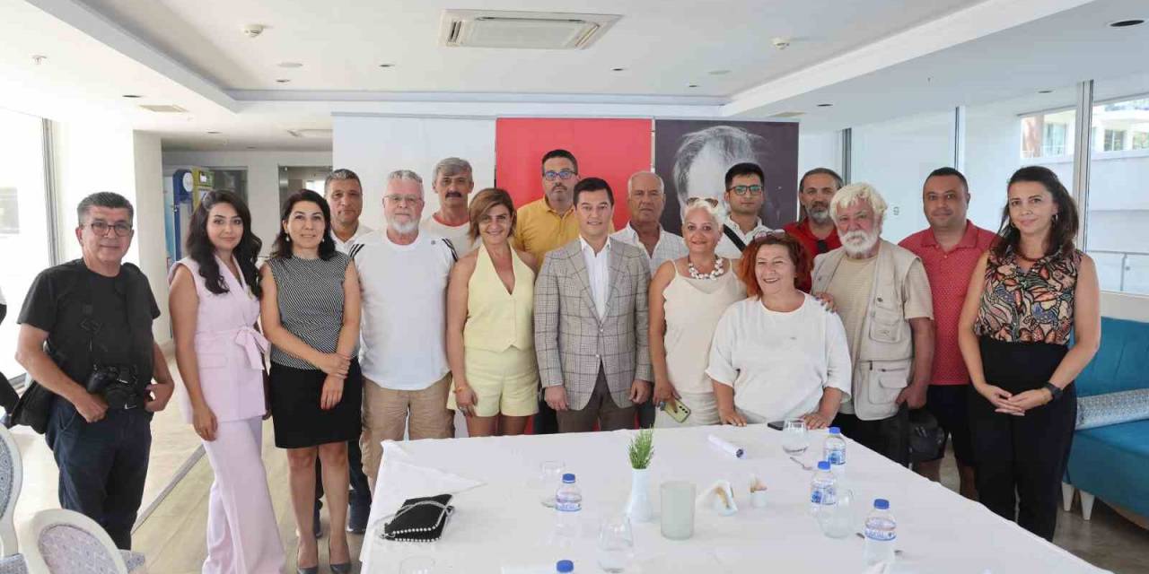 Başkan Ünlü Gazetecileri Ağırladı