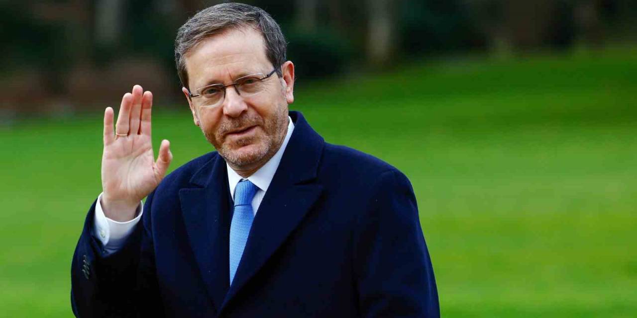 İsrail Cumhurbaşkanı Herzog, Fransa’da Güvenlik Endişesi Nedeniyle 40 Dakika Uçakta Bekletildi