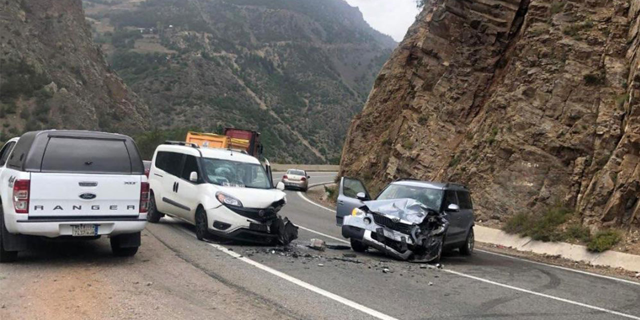 Gümüşhane'de trafik kazası: 4 yaralı