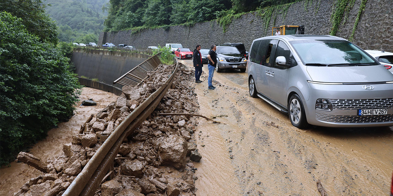 Trabzon'da sağanak üç ilçede hayatı olumsuz etkiledi