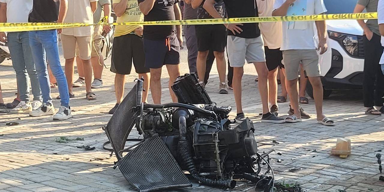 Antalya’da Aracın Motorunu Yerinden Fırlatan Kaza: 3 Yaralı
