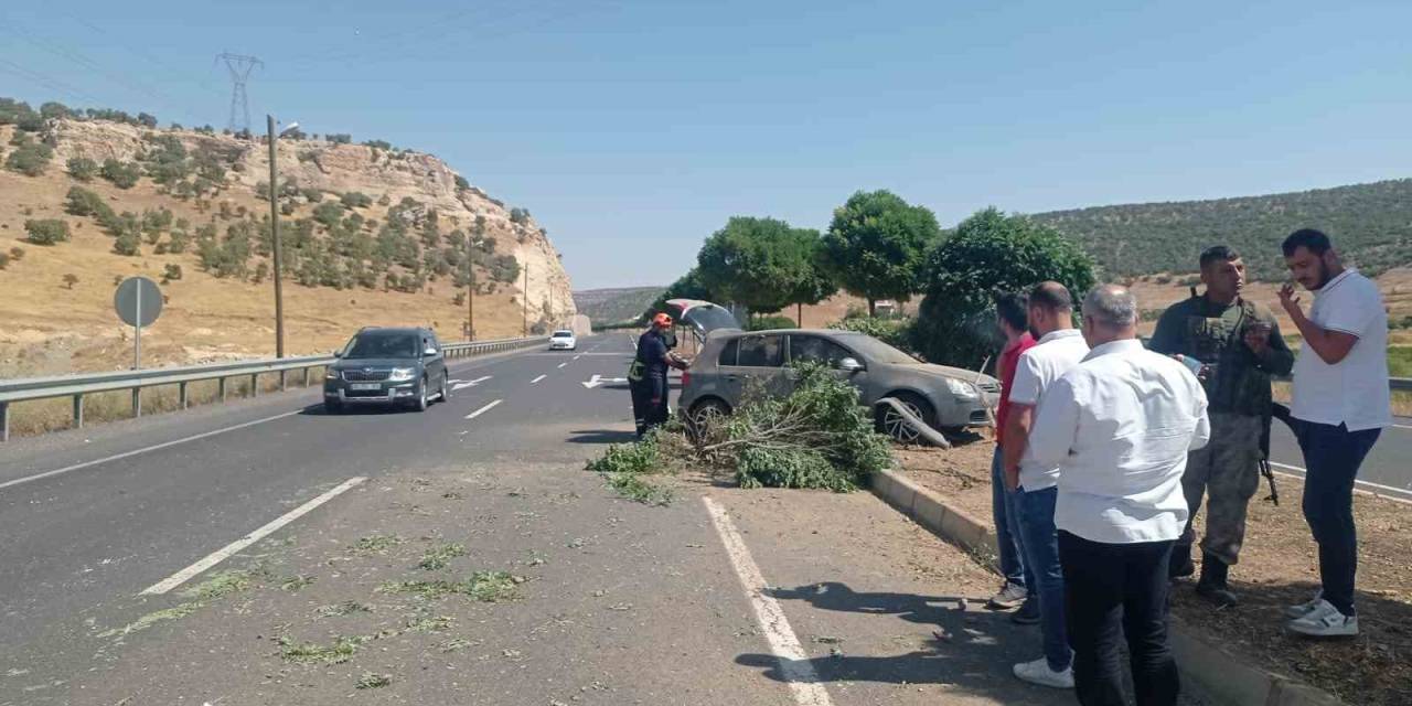 Sürücüsünün Kontrolünden Çıkan Otomobil Refüje Çıktı: 1 Yaralı