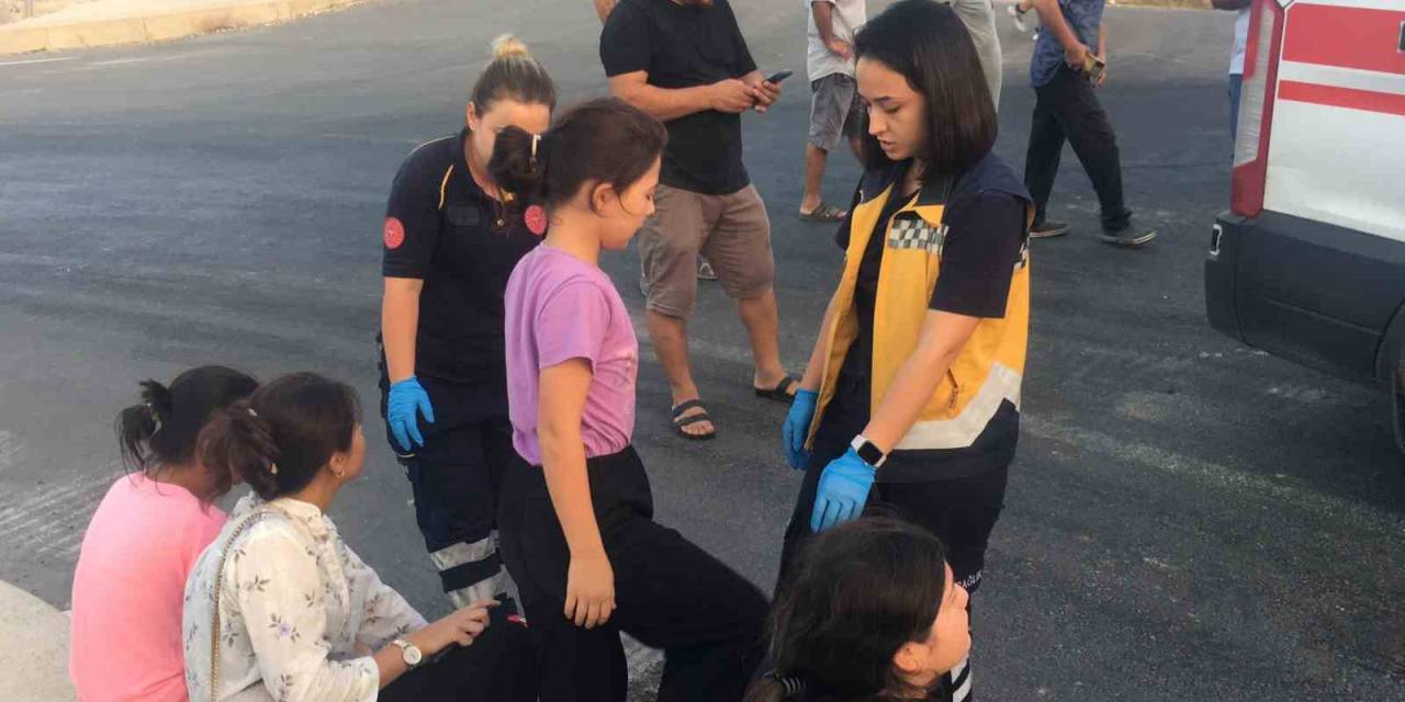 Otomobil İle Kamyonet Çarpıştı: 2 Çocuk Yaralandı