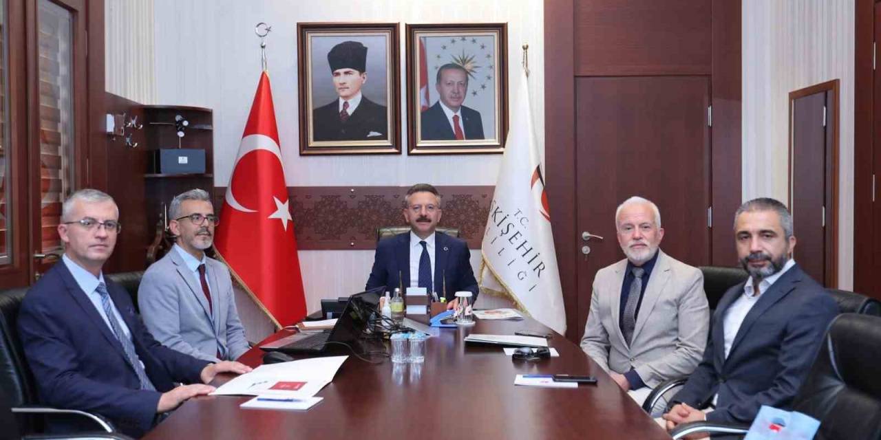 Vali Aksoy Başkanlığında, İl Sağlık Hizmetleri Toplantısı Gerçekleştirildi