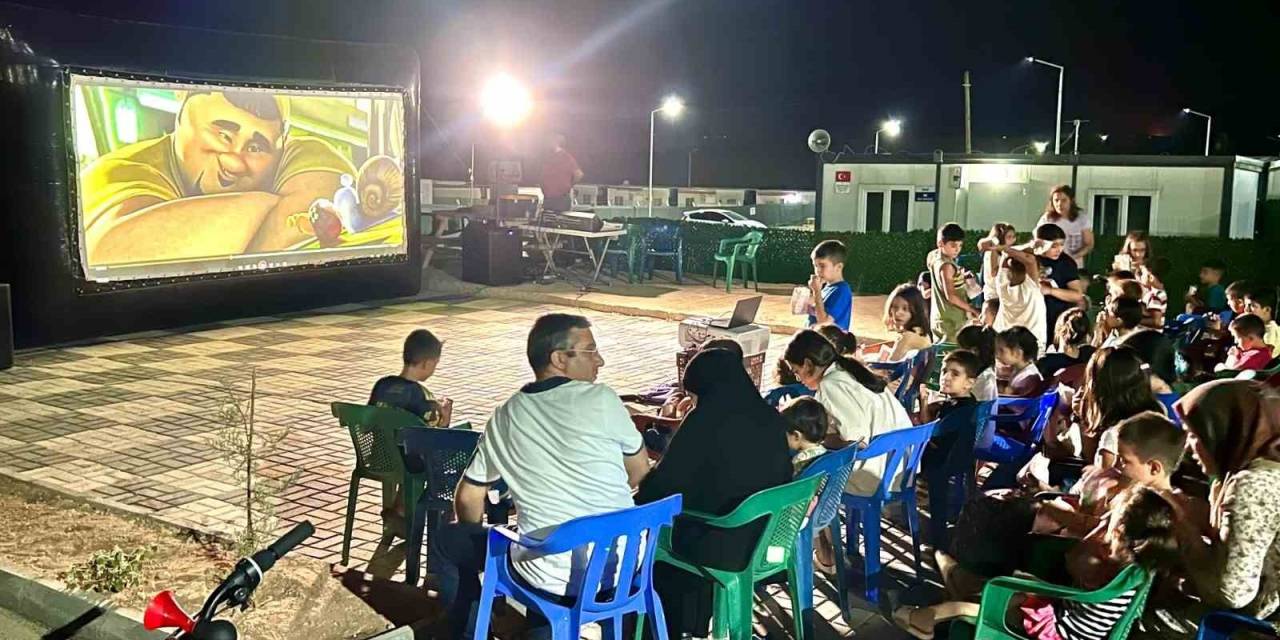 Adıyaman’da Çocuklar İçin Açık Hava Sineması Etkinliği Düzenlendi