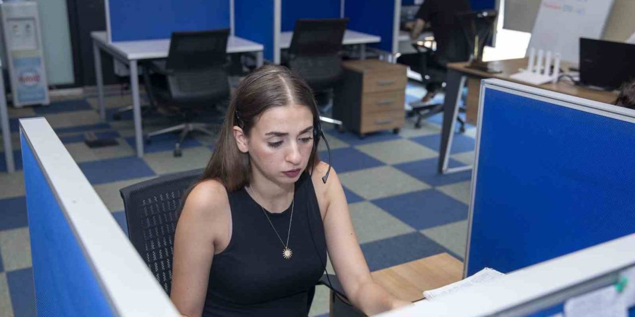 Kariyer Merkezi İş Arayanlar İle İşverenleri Buluşturuyor