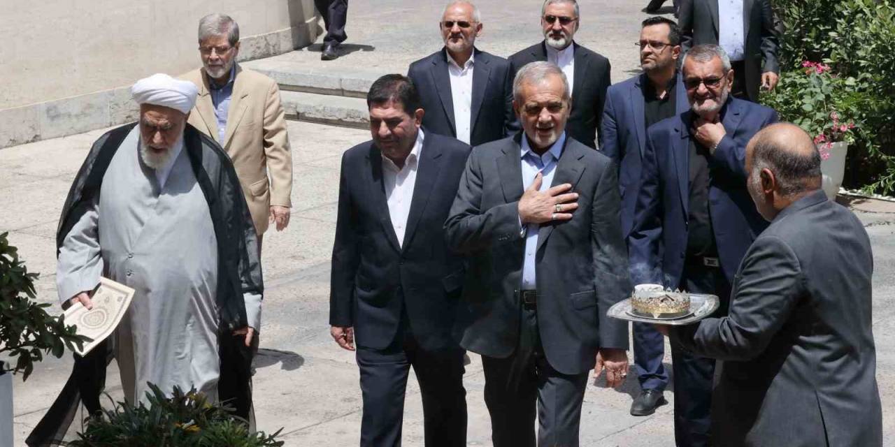 İran’ın Yeni Cumhurbaşkanı Pezeşkiyan Mazbatasını Aldı