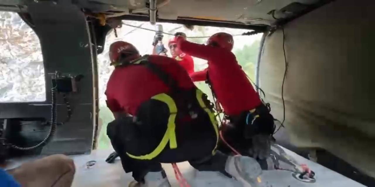Nefes Kesen Kurtarma Operasyonu Helikopter İçinden Görüntülendi