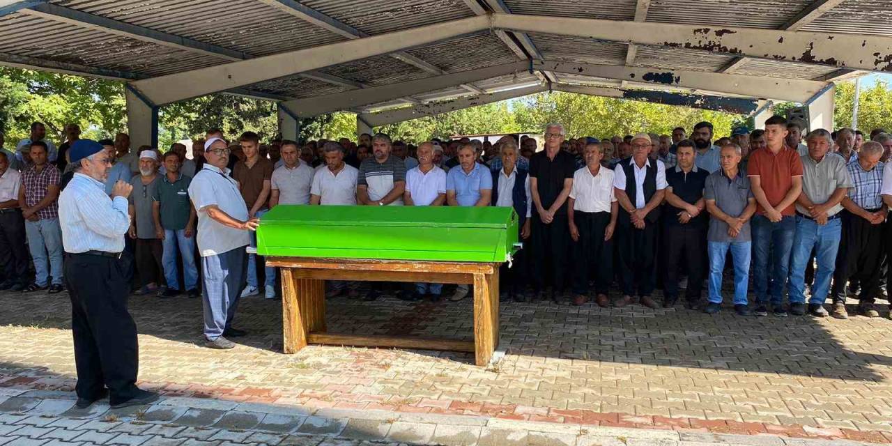 Bot Kazasında Ölen Genç Kaptan Son Yolculuğuna Uğurlandı