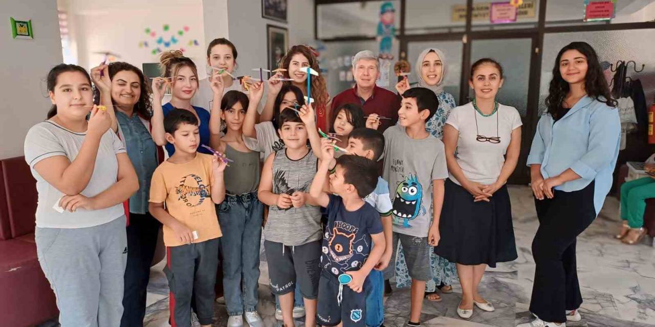 Çine’de Çocuklar Oyuncakçı Dede İle Buluştu