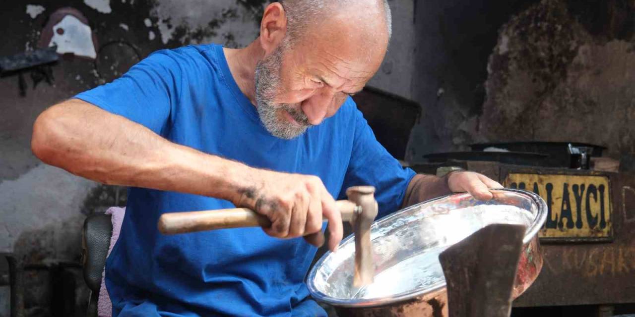 Adana’da Kalaycı Ailenin 4. Kuşak Temsilcisi Mesleğini Severek Sürdürüyor