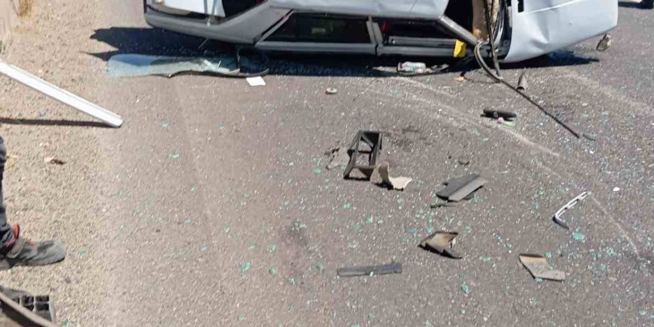 Diyarbakır’da İki Otomobil Kafa Kafaya Çarpıştı: 4 Yaralı