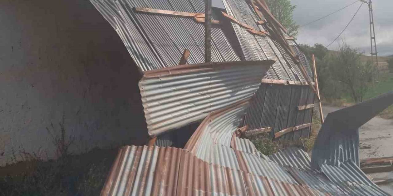 Bayburt’un Aşağı Pınarlı Köyünü Sel Ve Fırtına Vurdu