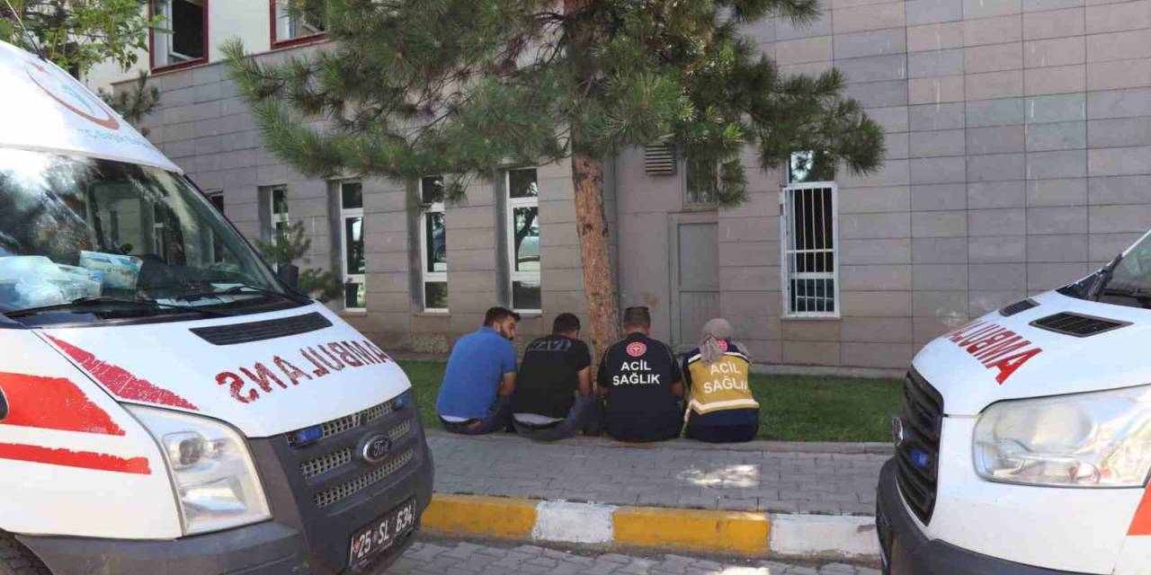 Ambulansla Görev Dönüşü Kaza Yapan Araç Şoförü Ve Hemşirenin Vefatı Mesai Arkadaşlarını Hüzne Boğdu