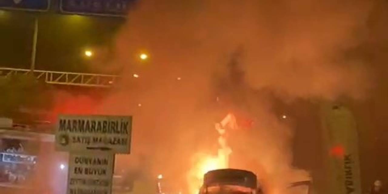 Gemlik’te Ticari Taksi Alevlere Teslim Oldu