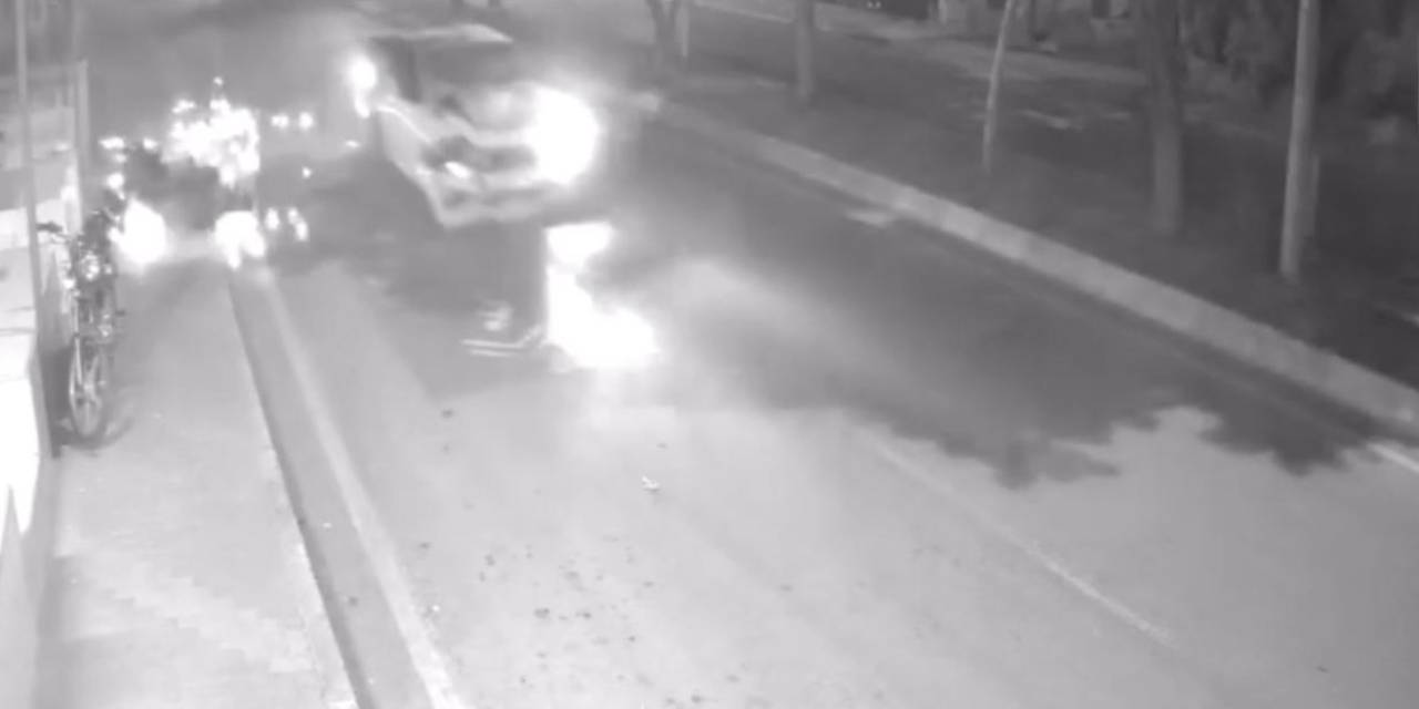 Mersin’de Otomobil Motosiklete Çarptı, Sürücü Takla Atarak Metrelerce Sürüklendi