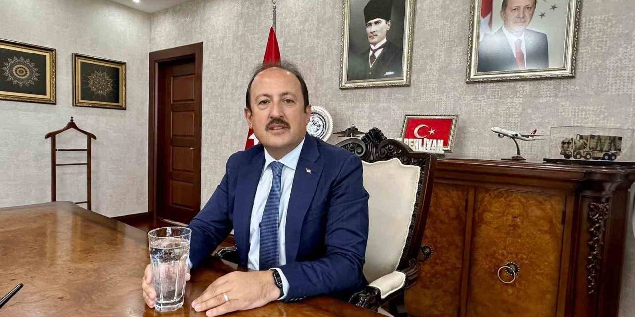 Sıcak Yaz Günlerinde Su Tüketimine Dikkat Çektiler