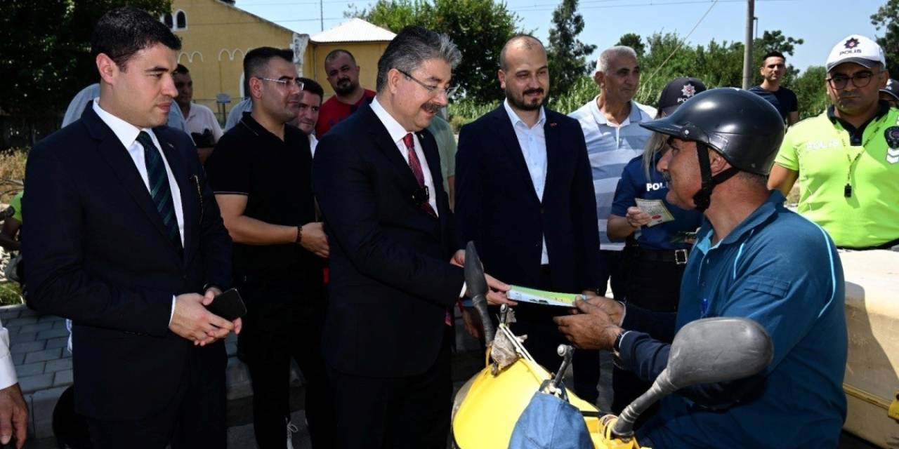 Osmaniye’de "Ceza Yok, Kask Var" Mottosuyla Motor Sürücülerine Kask Dağıtıldı