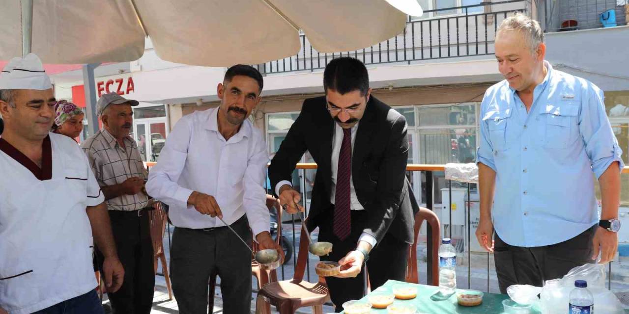 Selendi Ülkü Ocakları’ndan Aşure Hayrı