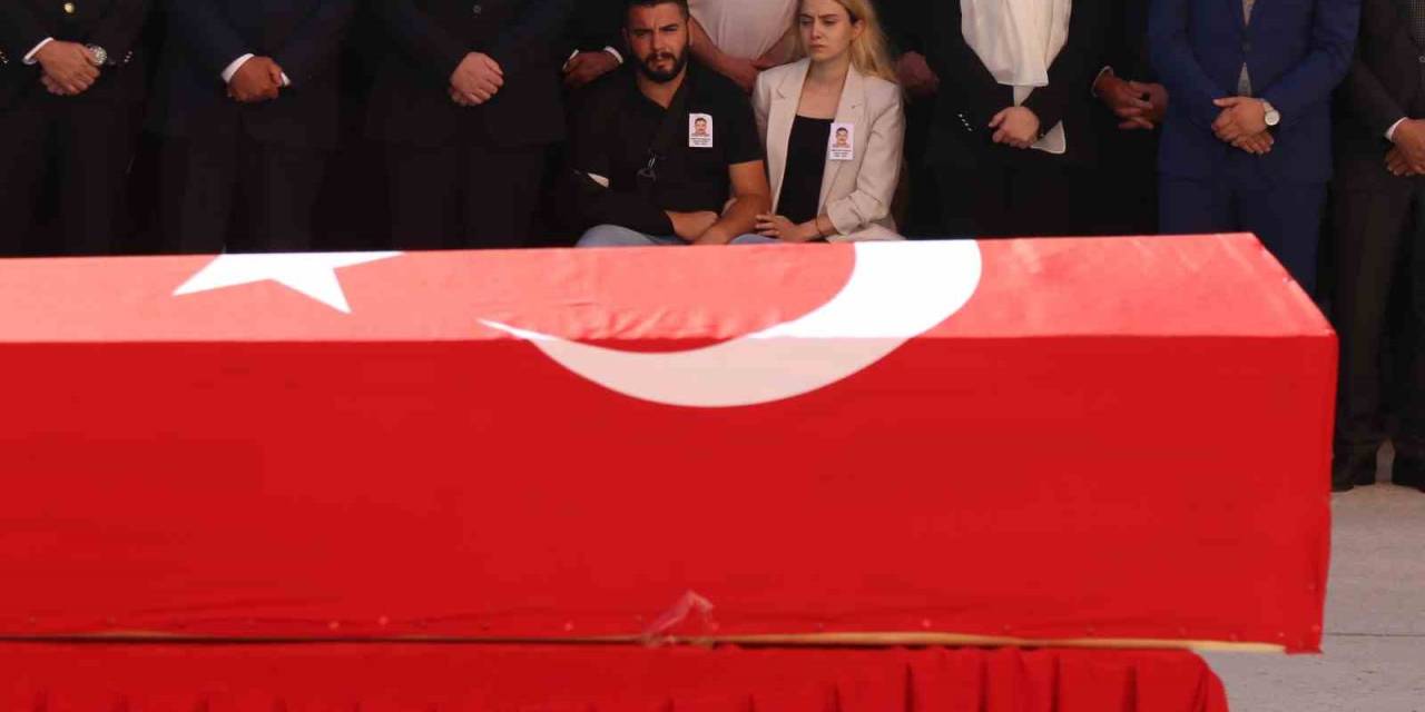 Aynı Saldırıda Yaralanan Polis Memuru Şehit Olan Görev Arkadaşını Gözyaşları İle Uğurladı