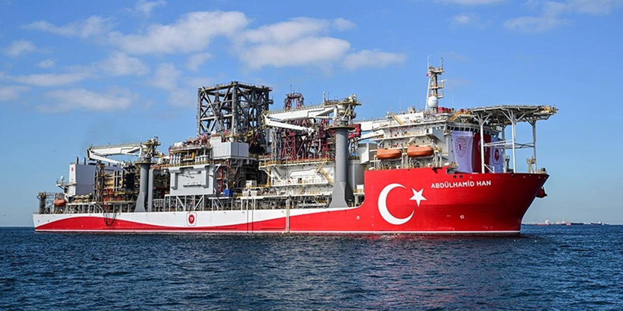 Abdülhamid Han Sondaj Gemisi Karadeniz‘deki yeni görev yerine uğurlandı