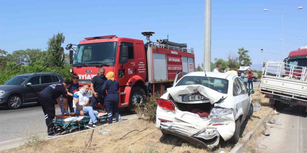 Manisa’da Zincirleme Kaza: 3 Yaralı
