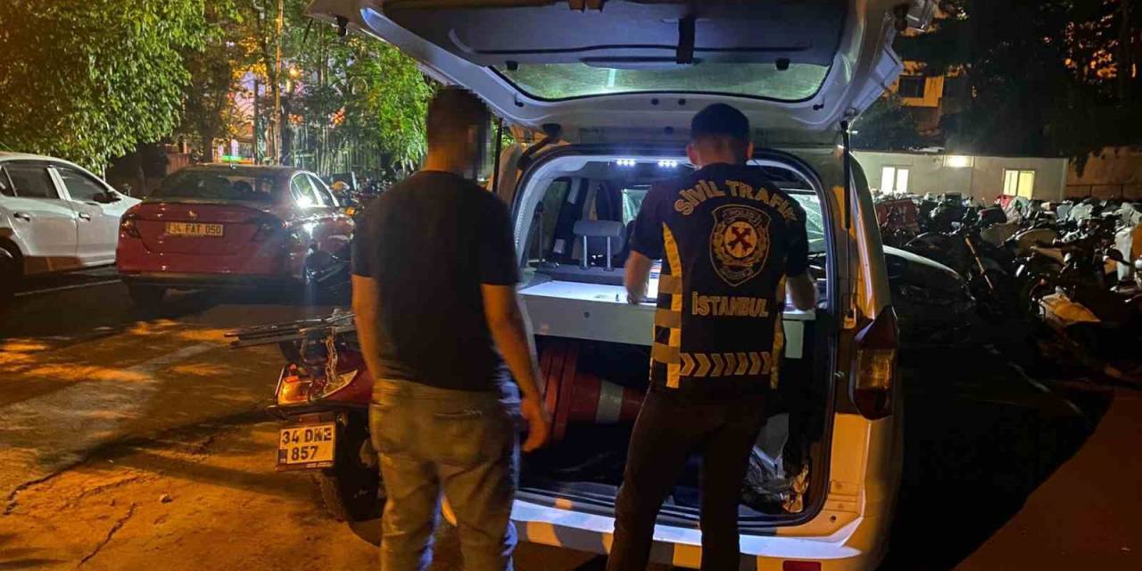 Kaldırımda Motosiklet Kullanan Ehliyetsiz Sürücüye Ve Araç Sahibine Ceza Yağdı