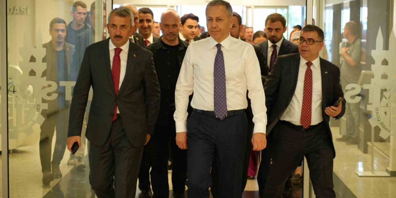 Bakan Yerlikaya, Haniye İçin Kılınan Gıyabi Cenaze Namazına Katıldı