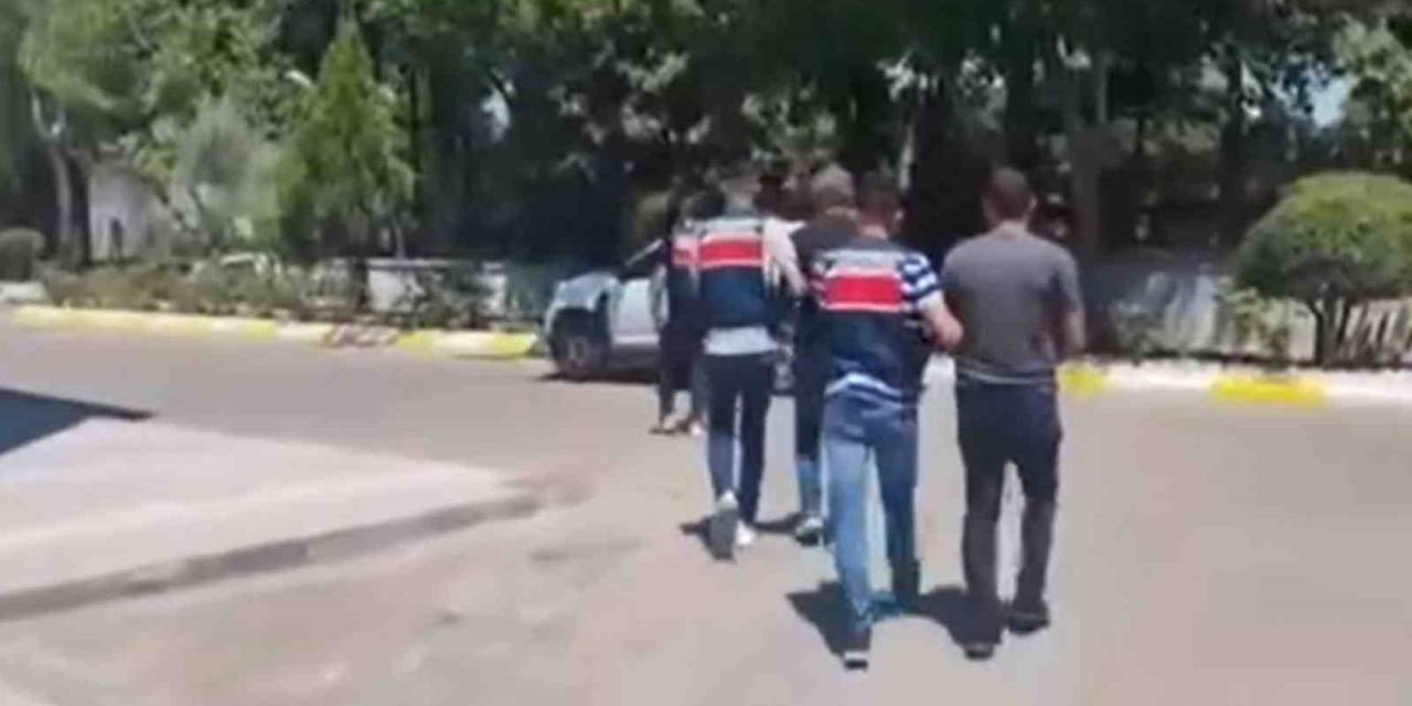 Sosyal Medyadan Terör Propagandasına 3 Gözaltı