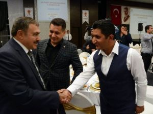 Bakan Eroğlu Afyonkarahisar’da İş Adamları İle Bir Araya Geldi