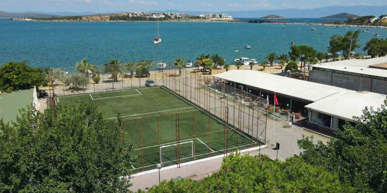 Sarı Zeybek Sosyal Ve Spor Tesisleri Yenilendi