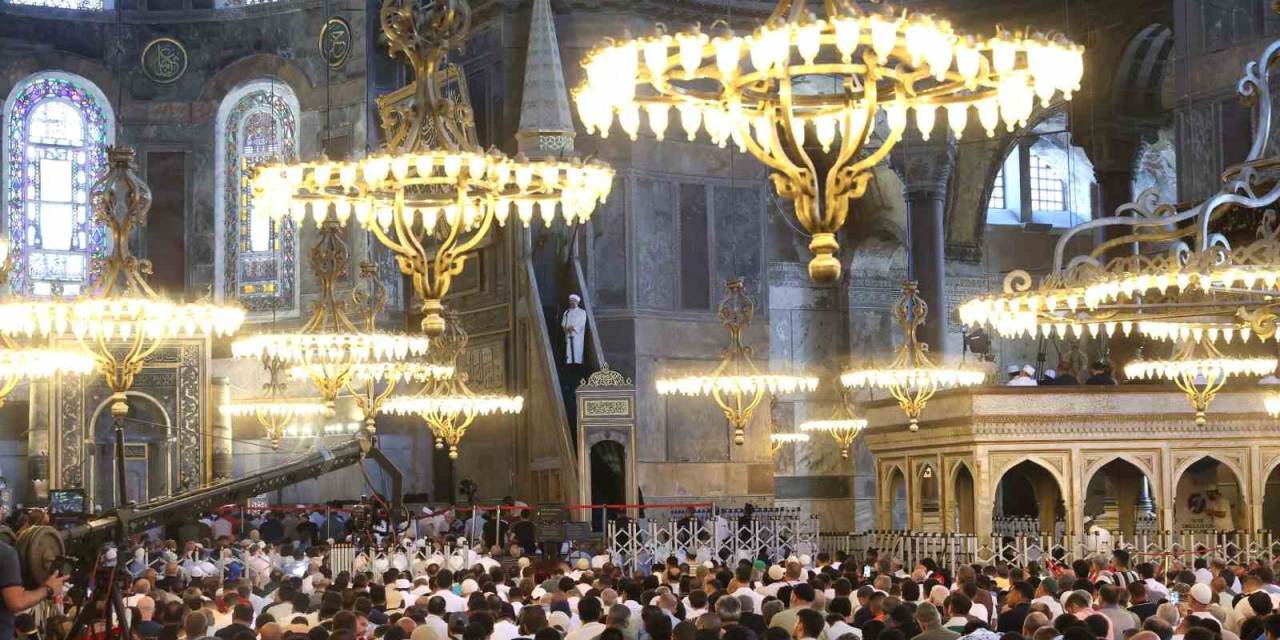Ayasoyfa Camii’nde Haniye İçin Gıyabı Cenaze Namazı Kılındı