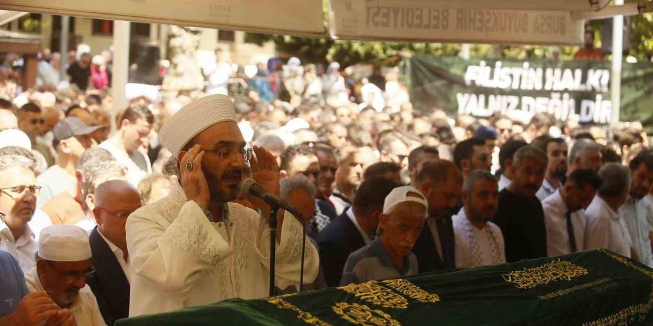 Bursa’da Yüzlerce Kişi Haniye İçin Gıyabi Cenaze Namazına Durdu