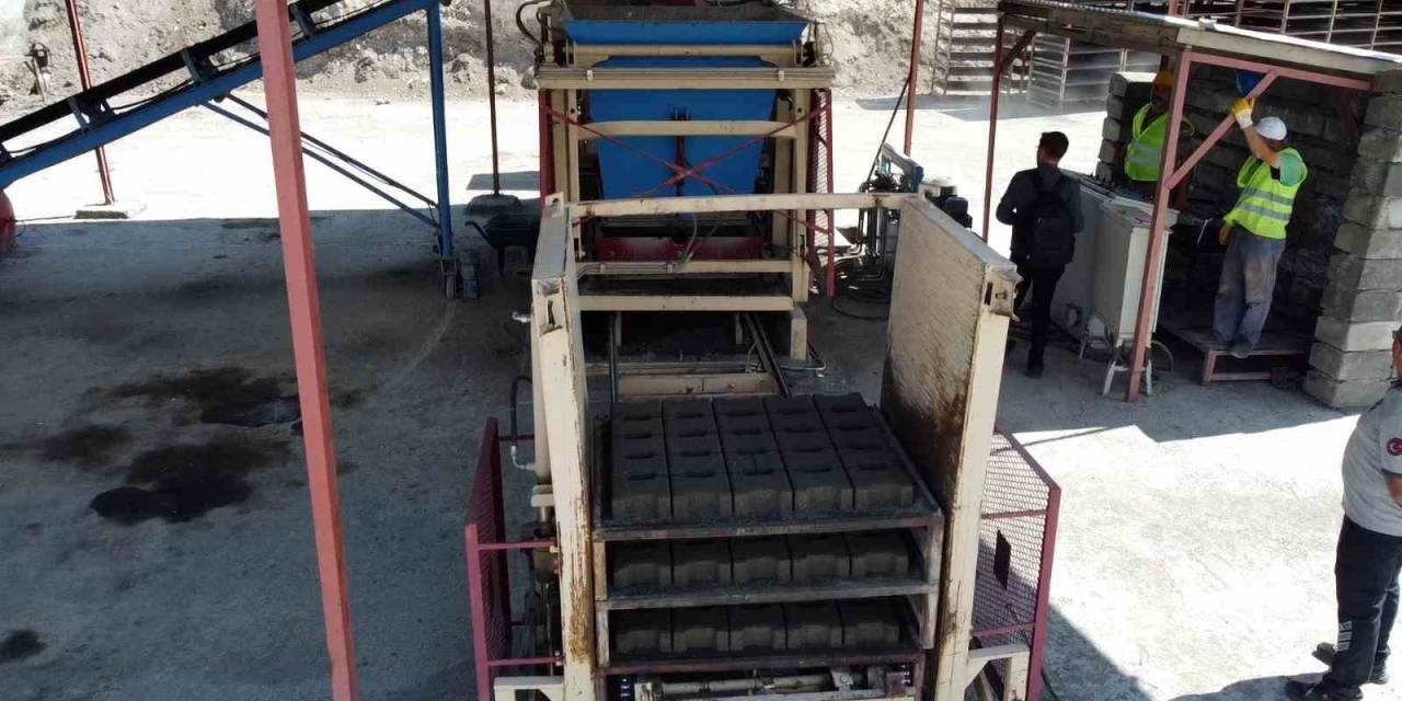 Kars Belediyesi’nin Kilit Parke Taş Tesisi Üretime Başladı