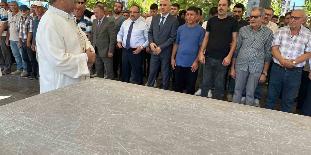 Balıkesir’de İsmail Haniye İçin Gıyabi Cenaze Namazı Kılındı