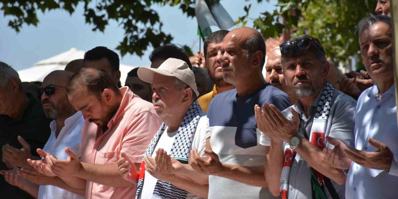 Hacı Bayram-ı Veli Camii’nde Eller Semaya Haniye İçin Kalktı