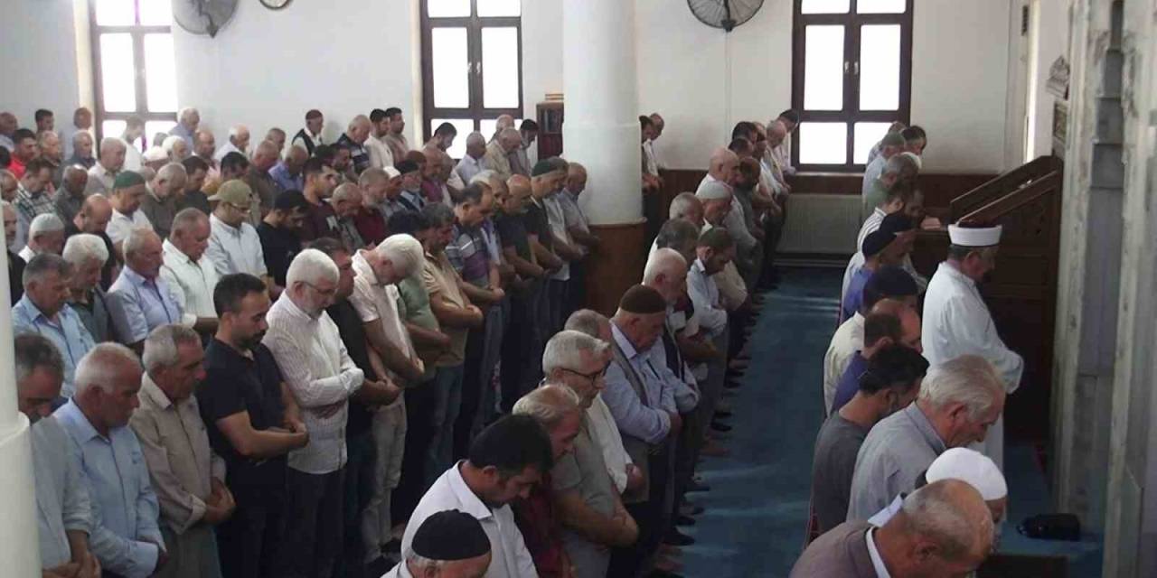 Adıyaman’da Cuma Namazı Sonrası Gıyabi Cenaze Namazı Kılındı